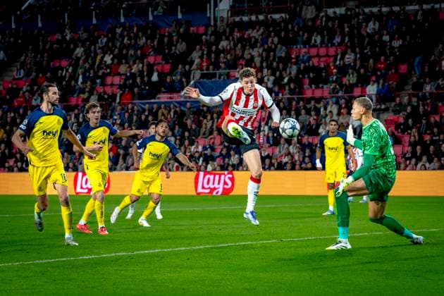 PSV Eindhoven forwarder scores the 1 3 during the match PSV Royale Union Saint Gilloise at the Philips stadium for the Champions League phase Matchday 1 season 2025 2026 in EINDHOVEN, Netherlands on 16 september 2025, photo by Marcel van Dorst EYE4images DeFodi Images