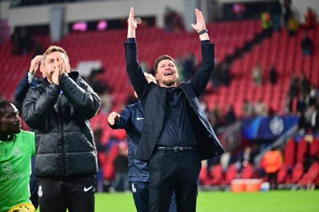 PSV Eindhoven v Royale Union Saint-Gilloise - UEFA Champions League EINDHOVEN, NETHERLANDS - SEPTEMBER 16 : Pocognoli Sebastien head coach of Union Saint-Gilloise celebrates the victory after the UEFA Champions League 2025 26 League Phase MD1 match between PSV Eindhoven and Royale Union Saint-Gilloise on September 16, 2025 in Eindhoven, Netherlands, 16 09 2025 Eindhoven Netherlands  Copyright: xPeterxDexVoechtx