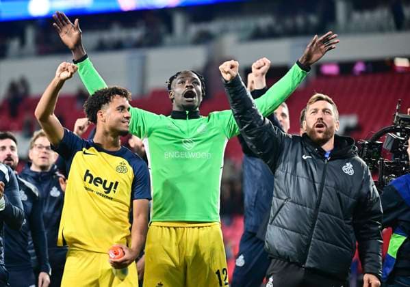 PSV Eindhoven v Royale Union Saint-Gilloise - UEFA Champions League EINDHOVEN, NETHERLANDS - SEPTEMBER 16 : David Promise Oluwatobi forward of Union Saint-Gilloise celebrates the victory after the UEFA Champions League 2025 26 League Phase MD1 match between PSV Eindhoven and Royale Union Saint-Gilloise on September 16, 2025 in Eindhoven, Netherlands, 16 09 2025 Eindhoven Netherlands  Copyright: xPeterxDexVoechtx