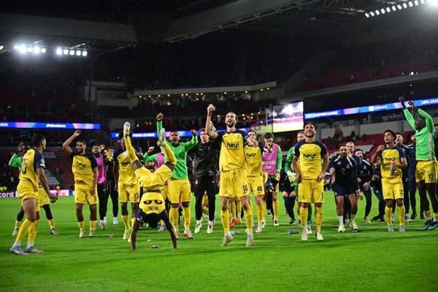 PSV Eindhoven v Royale Union Saint-Gilloise - UEFA Champions League EINDHOVEN, NETHERLANDS - SEPTEMBER 16 : players of Union SG celebrate the victory after the UEFA Champions League 2025 26 League Phase MD1 match between PSV Eindhoven and Royale Union Saint-Gilloise on September 16, 2025 in Eindhoven, Netherlands, 16 09 2025 Eindhoven Netherlands  Copyright: xPeterxDexVoechtx