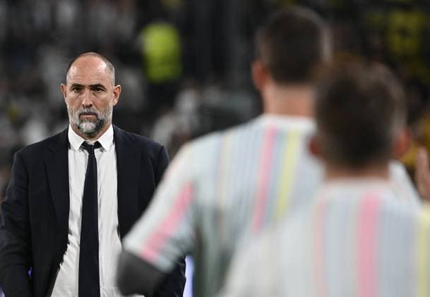 Juventus v Borussia - UEFA Champions League TURIN, ITALY, SEPTEMBER 16: Juventus coach Igor Tudor looks at his players prior of the League phase UEFA Champions League football match between Juventus and Borussia Dortmund at the Juventus Stadium in Turin, Italy, on September 16, 2025. Isabella Bonotto Anadolu Turin Italy. Editorial use only. Please get in touch for any other usage.  Copyright: x2025xAnadoluxIsabellaxBonottox