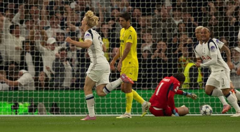 Tottenham Hotspur v Villarreal CF UEFA Champions League x of Tottenham Hotspur and y of Villarreal CF during the UEFA Champions League League Phase match at Tottenham Hotspur Stadium, London UK Newspapers OUT Copyright: xGraemexWilcocksonx FIL-22234-0037