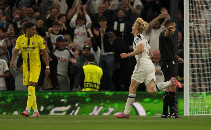 Tottenham Hotspur v Villarreal CF UEFA Champions League Lucas Bergvall of Tottenham Hotspur celebrates his first goal against Villarreal CF during the UEFA Champions League League Phase match at Tottenham Hotspur Stadium, London UK Newspapers OUT Copyright: xGraemexWilcocksonx FIL-22234-0039