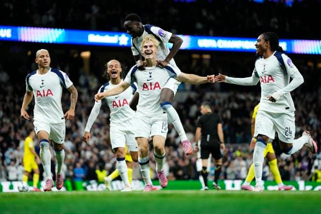 Tottenham Hotspur v Villarreal CF - UEFA Champions League 2025 26 League Phase MD1 Lucas Bergvall central midfield left-back of Tottenham and Sweden celebrates after scoring his sides first goal during the UEFA Champions League 2025 26 League Phase MD1 match between Tottenham Hotspur and Villarreal CF at Tottenham Hotspur Stadium on September 16, 2025 in London, England. London England United Kingdom  Copyright: xJosexBretonx originalFilename:bretonhernandez-tottenha250916_npFMG.jpg