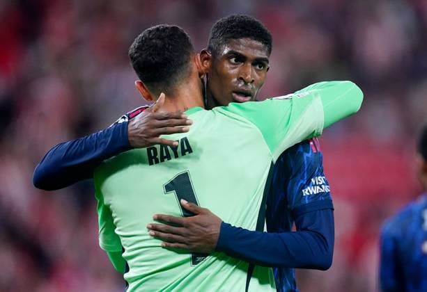 Cristhian Mosquera of Arsenal (right) celebrates victory with teammate David Raya Athletic Bilbao v Arsenal, UEFA Champions League, Group Stage, Football, Estadio de San Mames, Bilbao, Spain - 16 Sep 2025Bilbao Estadio de San Mames Spain EDITORIAL USE ONLY No use with unauthorised audio, video, data, fixture lists, club league logos or live services. Online in-match use limited to 120 images, no video emulation. No use in betting, games or single club league player publications. Copyright: xSergioxRuiz Shutterstockx 15481341dw