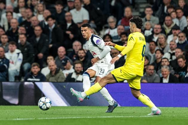 UEFA Champions League League Stage Tottenham Hotspur v Villarreal Pedro Porro of Tottenham Hotspur passes the ball during the UEFA Champions League match Tottenham Hotspur vs Villarreal at Tottenham Hotspur Stadium, London, United Kingdom, 16th September 2025 (Photo by Mark Cosgrove News Images) London Tottenham Hotspur Stadium United Kingdom Copyright: xMarkxCosgrove NewsxImagesx