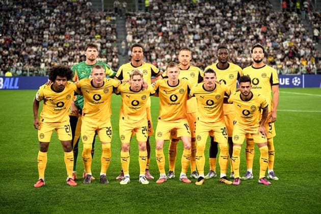 Borussia Dortmund line up during the Uefa Champions League soccer match, between Juventus and Borussia Dortmund at the Allianz Stadium in Turin, north west Italy - Tuesday, September 16, 2025. - Soccer  Copyright: xMarcoxAlpozzi LaPressex