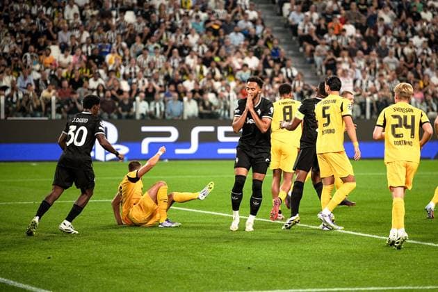Juventus Lloyd Kelly reacts after missing a scoring chance during the Uefa Champions League soccer match, between Juventus and Borussia Dortmund at the Allianz Stadium in Turin, north west Italy - Tuesday, September 16, 2025. - Soccer  Copyright: xMarcoxAlpozzi LaPressex