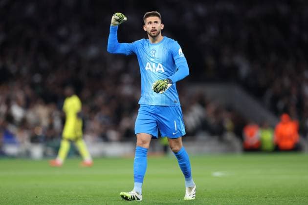 Tottenham Hotspur gegen Villarreal 16. September 2025, London UEFA Champions League Fußball Tottenham Hotspur gegen Villarreal Tottenham Hotspur Torhüter Guglielmo Vicario feiert den Führungstreffer Foto Charlotte Wilson Abseits London UK  Copyright: xCharlottexWilsonx xOffsidexOffside