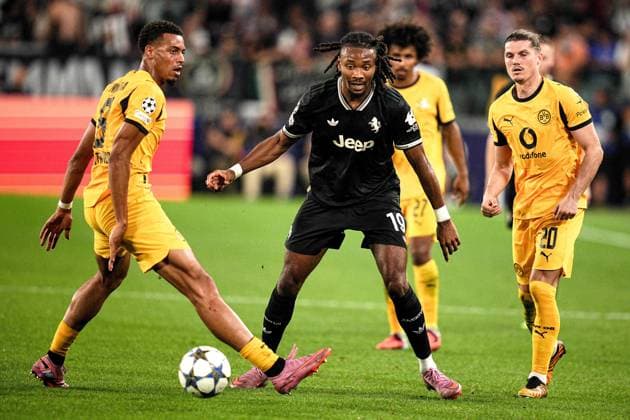 DortmundÕs Felix Nmecha fights for the ball with Juventus Khephren Thuram during the Uefa Champions League soccer match, between Juventus and Borussia Dortmund at the Allianz Stadium in Turin, north west Italy - Tuesday, September 16, 2025. - Soccer  Copyright: xMarcoxAlpozzi LaPressex