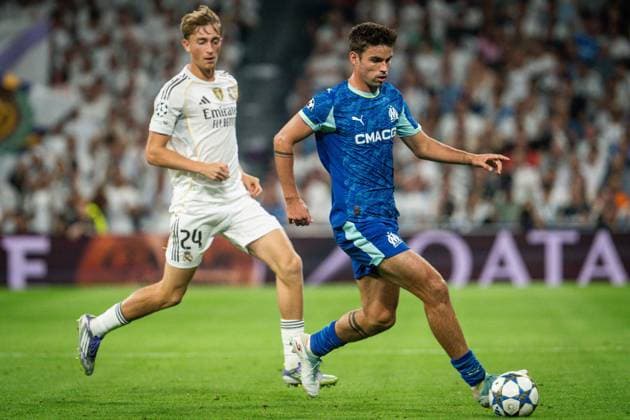 September 16, 2025, Madrid, Spain, Spain: Dean HUIJSEN of Real Madrid and Matthew (Matt) Sean O RILEY of Marseille during the UEFA Champions League, League Phase MD1 match between Real Madrid CF and Olympique de Marseille (OM) at Santiago Bernabeu Stadium on September 16, 2025 in Madrid, Spain. Madrid Spain - ZUMAm308 20250916_zsp_m308_016 Copyright: xMatthieuxMirvillex