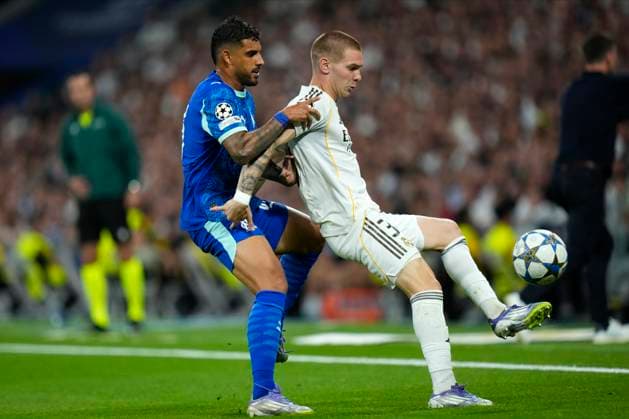 ESP: Real Madrid v Olympique de Marseille. UEFA Champions League. Matchday 1. Emerson of Olympique Marsella and Franco Mastantuono of Real Madrid CF during the UEFA Champions League match, between Real Madrid and Olympique de Marseille, matchday 1, played at Santiago Bernabeu Stadium on September 16, 2025 in Madrid, Spain. kpng Copyright: xCesarxCebollax xPRESSINx PS_250916_RMA_MAR_724