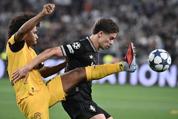 Juventus v Borussia Dortmund - UEFA Champions League TURIN, ITALY, SEPTEMBER 16: Juventus Kenan Yildiz (R) fight for the ball with Borussia Dortmund s Adeyemi during the League phase UEFA Champions League football match between Juventus and Borussia Dortmund at the Juventus Stadium in Turin, Italy, on September 16, 2025. Isabella Bonotto Anadolu Turin Italy. Editorial use only. Please get in touch for any other usage.  Copyright: x2025xAnadoluxIsabellaxBonottox