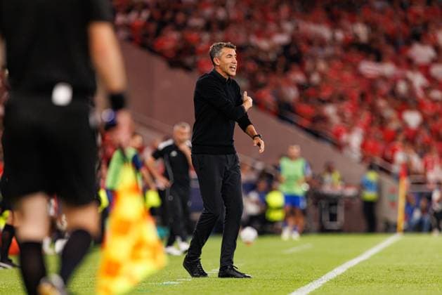 Bruno Lage seen during Champions League league phase game between SL Benfica and Qarabag FK (Maciej Rogowski Ball Raw Images) Lisbon Estadio Da Luz Portugal Copyright: xMaciejxRogowskix maciejrogowski_slbenfica_qarabag2526-17