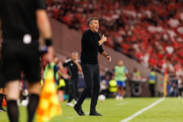 Bruno Lage seen during Champions League league phase game between SL Benfica and Qarabag FK (Maciej Rogowski Ball Raw Images) Lisbon Estadio Da Luz Portugal Copyright: xMaciejxRogowskix maciejrogowski_slbenfica_qarabag2526-18