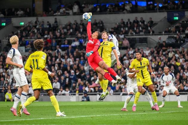 Luiz Junior of Villareal reaches to save late in the first half during the UEFA Champions League match between Tottenham Hotspur and Villareal at Tottenham Hotspur Stadium, London, England on 16 September 2025. Copyright: xPhilxHutchinsonx 43950005