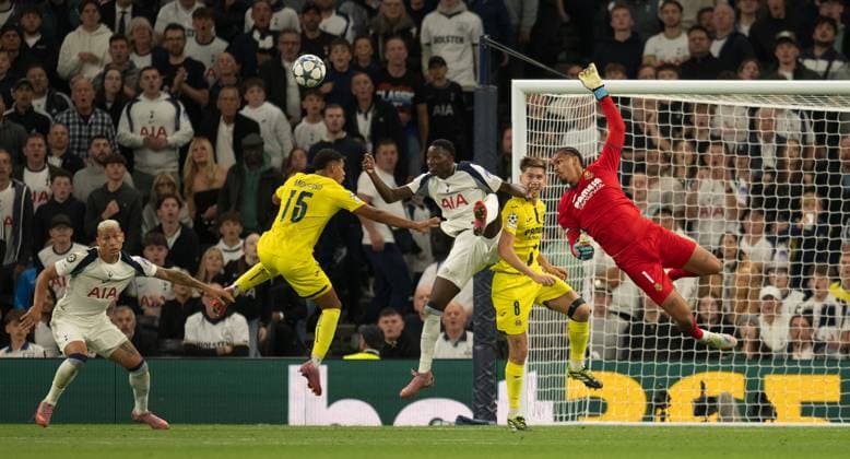 Tottenham Hotspur v Villarreal CF UEFA Champions League Luiz Junior of Villarreal CF punches the ball clear during the UEFA Champions League League Phase match at Tottenham Hotspur Stadium, London UK Newspapers OUT Copyright: xGraemexWilcocksonx FIL-22234-0054