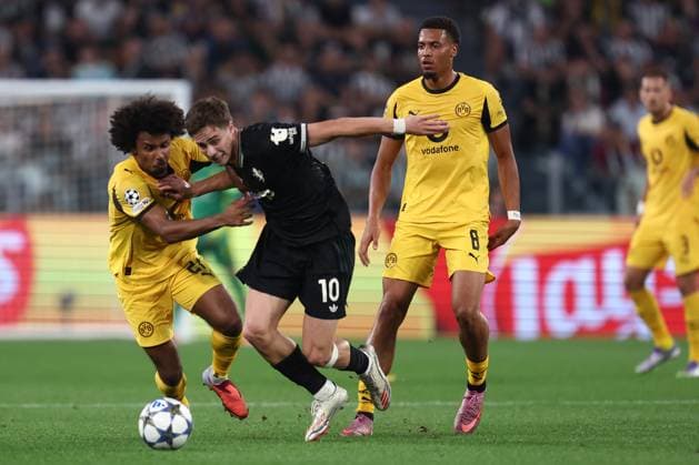 Juventus v Borussia Dortmund - UEFA Champions League 2025 26 League Phase MD1 Kenan Yildiz of Juventus Fc and Karin Adeyemi of Borussia Dortmund battle for the ball during the UEFA Champions League Phase MD1 match between Juventus Fc and Borussia Dortmund at Allianz Stadium on September 16, 2025 in Turin, Italy . Torino Allianz Stadium Italy Copyright: xMarcoxCanonierox