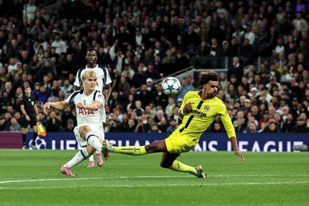 UEFA Champions League League Stage Tottenham Hotspur v Villarreal Lucas Bergvall of Tottenham Hotspur shoots over the bar during the UEFA Champions League match Tottenham Hotspur vs Villarreal at Tottenham Hotspur Stadium, London, United Kingdom, 16th September 2025 (Photo by Mark Cosgrove News Images) London Tottenham Hotspur Stadium United Kingdom Copyright: xMarkxCosgrove NewsxImagesx