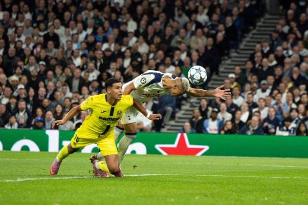 Richarlison of Tottenham Hotspur stretches to head the ball Tottenham Hotspur v Villarreal, UEFA Champions League, Group Stage, Football, Tottenham Hotspur Stadium, London, UK - 16 Sep 2025London Tottenham Hotspur Stadium United Kingdom EDITORIAL USE ONLY No use with unauthorised audio, video, data, fixture lists, club league logos or live services. Online in-match use limited to 120 images, no video emulation. No use in betting, games or single club league player publications. Copyright: xIanxTuttle Shutterstockx 15481339ab
