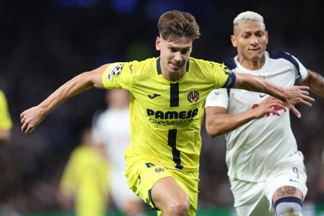 Tottenham Hotspur gegen Villarreal 16. September 2025, London UEFA Champions League Fußball Tottenham Hotspur gegen Villarreal Juan Foyth von Villarreal Foto Charlotte Wilson Abseits London UK  Copyright: xCharlottexWilsonx xOffsidexOffside