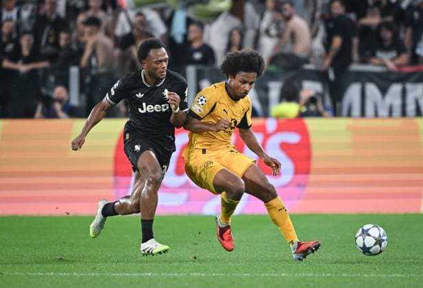 FOOTBALL CHAMPIONS LEAGUE SEASON 2025 2026 Matchday 1 Juventus Turin Borussia Dortmund 16 09 2025 Karim Adeyemi right, Borussia Dortmund v Massimo Rana left, Juve