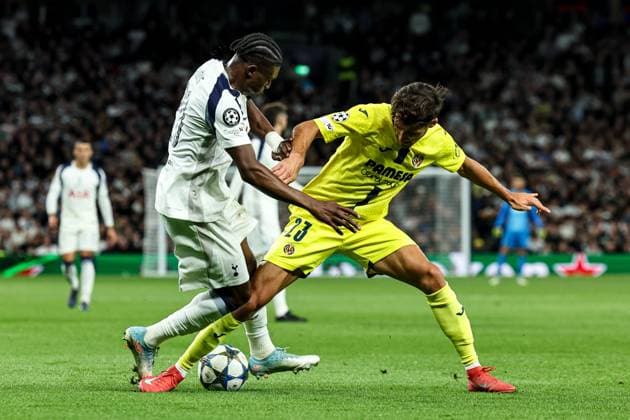 UEFA Champions League League Stage Tottenham Hotspur v Villarreal Mohammed Kudus of Tottenham Hotspur is tackled by Sergi Cardona of Villarreal during the UEFA Champions League match Tottenham Hotspur vs Villarreal at Tottenham Hotspur Stadium, London, United Kingdom, 16th September 2025 (Photo by Mark Cosgrove News Images) London Tottenham Hotspur Stadium United Kingdom Copyright: xMarkxCosgrove NewsxImagesx