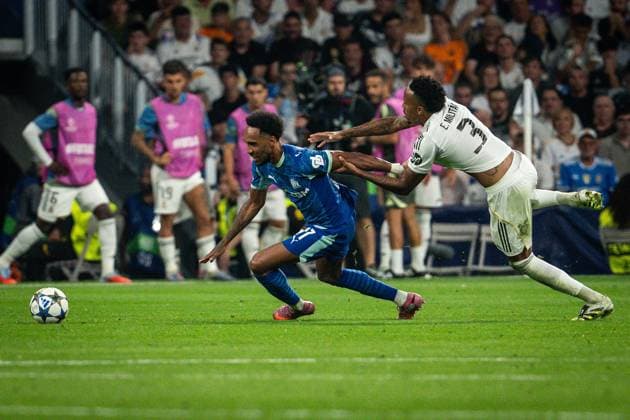 September 16, 2025, Madrid, Spain, Spain: Pierre-EMERICK AUBAMEYANG of Marseille and Eder MILITAO of Real Madrid during the UEFA Champions League, League Phase MD1 match between Real Madrid CF and Olympique de Marseille (OM) at Santiago Bernabeu Stadium on September 16, 2025 in Madrid, Spain. Madrid Spain - ZUMAm308 20250916_zsp_m308_026 Copyright: xMatthieuxMirvillex