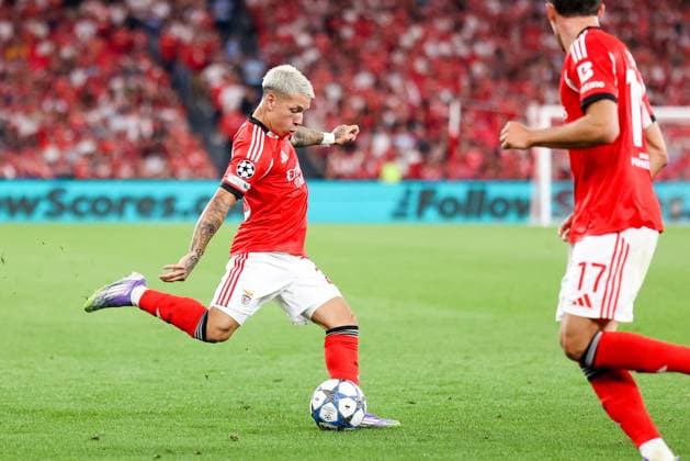 SL Benfica v Qarabag Futbol Klubu - UEFA Champions League 2025 2026 Extremo direito argentino do SL Benfica Gianluca Prestianni 25 durante a partida entre SL Benfica v Qarabag Futbol Klubu, valida pela UEFA Champions League 2025 2026 no Estadio da Luz, Portugal (Foto de Diogo Faria Reis Avant Sports) Lisboa Estadio da Luz Portugal Copyright: xDiogoxFariaxReis AvantxSportsx