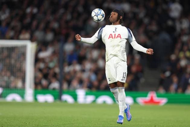 Tottenham Hotspur gegen Villarreal 16. September 2025, London UEFA Champions League Fußball Tottenham Hotspur gegen Villarreal Destiny Udogie von Tottenham Hotspur Foto Charlotte Wilson Abseits London UK  Copyright: xCharlottexWilsonx xOffsidexOffside
