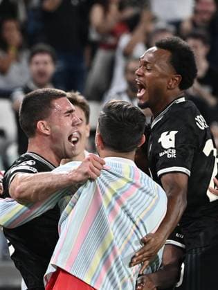 Juventus v Borussia Dortmund - UEFA Champions League TURIN, ITALY - SEPTEMBER 16: Juventus Dusan Vlahovic (L) celebrates after scores his team s fourth goal during the League phase UEFA Champions League football match between Juventus and Borussia Dortmund at the Juventus Stadium in Turin, Italy, on September 16, 2025. Isabella Bonotto Anadolu Turin Italy. Editorial use only. Please get in touch for any other usage.  Copyright: x2025xAnadoluxIsabellaxBonottox