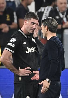 Juventus v Borussia Dortmund - UEFA Champions League TURIN, ITALY, SEPTEMBER 16: Juventus Dusan Vlahovic (L) talks with Borussia Dortmund s head coach Niko Kovac the League phase UEFA Champions League football match between Juventus and Borussia Dortmund at the Juventus Stadium in Turin, Italy, on September 16, 2025. Isabella Bonotto Anadolu Turin Italy. Editorial use only. Please get in touch for any other usage.  Copyright: x2025xAnadoluxIsabellaxBonottox