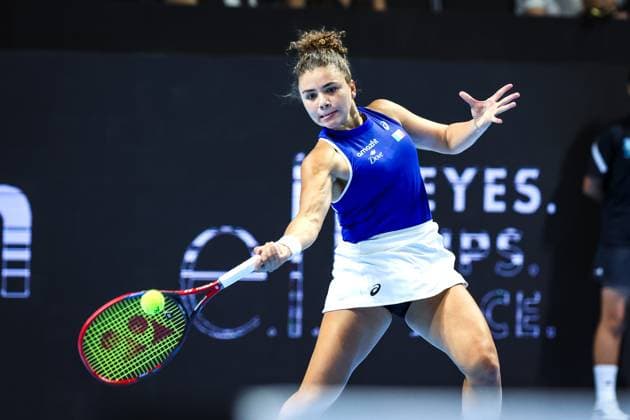 SHENZHEN, CHINA - SEPTEMBER 16: Jasmine Paolini of Italy competes against Wang Xinyu of China in the 2025 Billie Jean King Cup Finals quarterfinal match between Italy and China at Shenzhen Bay Sports Centre Arena on September 16, 2025 in Shenzhen, Guangdong Province ofChina.  Copyright: xVCGx 111591383977