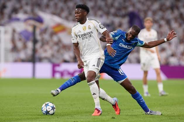 Real Madrid CF vs Olympique de Marseille - 16 Sep 2025 Aurelien Tchouameni (L) of Real Madrid CF and Geoffrey Kondogbia (R) of Olympique de Marseille are seen in action during the UEFA Champions League 2025 2026 first round day 1 football match between Real Madrid CF and Olympique de Marseille at Santiago Bernabeu Stadium. Final score: Real Madrid CF 2 : 1 Olympique de Marseille Madrid Spain Copyright: xFedericoxTitonex xSOPAxImagesx FTITONE_023