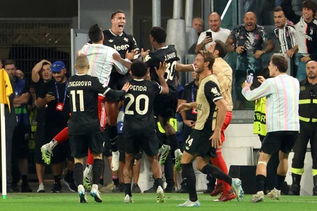 Gruppo, Group, DUSAN VLAHOVIC, Juventus, Champions League, 2025-26, Juventus vs Borussia Dortmund 4-4, 16-09-2025, Esultanza, Celebration, Jubel CHAMPIONS LEAGUE 2025-26 JUVENTUS-BORUSSI DORTMUND 4-4
