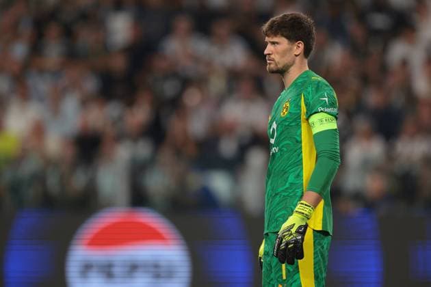 Turin, Italy, 16th September 2025. Gregor Kobel of Borussia Dortmund looks on during the Juventus vs Borussia Dortmund UEFA Champions League match at Allianz Stadium, Turin. Picture credit should read: Jonathan Moscrop Sportimage EDITORIAL USE ONLY. No use with unauthorised audio, video, data, fixture lists, club league logos or live services. Online in-match use limited to 120 images, no video emulation. No use in betting, games or single club league player publications. SPI_049_JM_JUVE_BORUSSIA_ SPI-4122-0049
