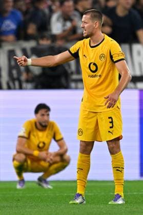 Turin, Allianz Stadium, 16 09 25, ITA, Men, UEFA Champions Leaugue, Season 2025 2026, Juventus Turin Borussia Dortmund Picture from left Ramy BENSEBAINI Dortmund and Waldemar ANTON Dortmund dissatisfied, disappointed, dejected, frustrated, sad after the 4 4 UEFA regulations prohibit any use of photographs as image sequences and or quasi video Piedmont Italy