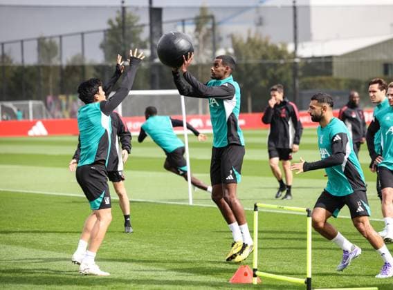 Liverpool Training Alexander Isak 16.9.2025. Liverpool Champions League training, Axa Training Centre, Kirkby, Liverpool. Times Photographer Bradley Ormesher. Alexander Isak in training with team and Arne Slot  Copyright: xBradleyxOrmesherx NINTCHDBPICT001023855551
