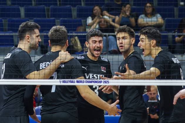Turkiye v Canada - FIVB Men s Volleyball World Championship, WM, Weltmeisterschaft QUEZON CITY, PHILIPPINES - SEPTEMBER 17: Players of Turkiye celebrate during the Men s Volleyball Championship 2025 Preliminary Phase between Turkiye and Canada, at the Araneta Coliseum in Quezon City, Philippines, on September 17, 2025. Daniel Ceng Anadolu Quezon City Philippines. Editorial use only. Please get in touch for any other usage.  Copyright: x2025xAnadoluxDanielxCengx
