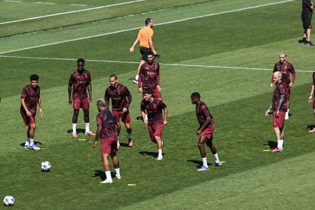 Ahead of UEFA Champions League: Eintracht Frankfurt v Galatasaray ISTANBUL, TURKIYE - SEPTEMBER 17: Players of Galatasaray attend training session at Metin Oktay Facilities in Istanbul, Turkiye on September 17, 2025, ahead of UEFA Champions League football match between Eintracht Frankfurt and Galatasaray to be held at Deutsche Bank Park, in Frankfurt, Germany. Abdullah Guclu Anadolu Istanbul Turkey. Editorial use only. Please get in touch for any other usage.  Copyright: x2025xAnadoluxAbdullahxGuclux