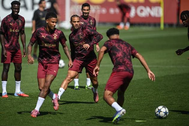 Ahead of UEFA Champions League: Eintracht Frankfurt v Galatasaray ISTANBUL, TURKIYE - SEPTEMBER 17: Leroy Sane (3rd R), Ilkay Gundogan (2nd R) and Davinson Sanchez (L) of Galatasaray attend training session at Metin Oktay Facilities in Istanbul, Turkiye on September 17, 2025, ahead of UEFA Champions League football match between Eintracht Frankfurt and Galatasaray to be held at Deutsche Bank Park, in Frankfurt, Germany. Abdullah Guclu Anadolu Istanbul Turkey. Editorial use only. Please get in touch for any other usage.  Copyright: x2025xAnadoluxAbdullahxGuclux