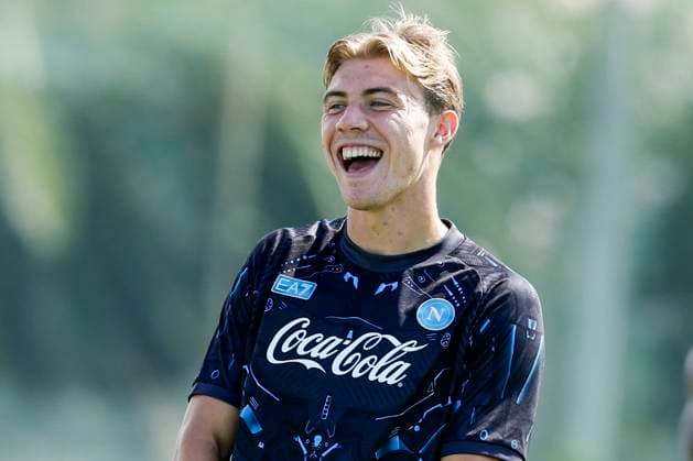 CL training session SSC Napoli Napoli s Danish forward Rasmus Hojlund during a training session on the eve of the UEFA Champions League soccer match between Manchester City and SSC Napoli at SSC Napoli Training Center in Castelvolturno, Italy, 17 September 2025. _BPH1688 Copyright: xAntonioxBalascox