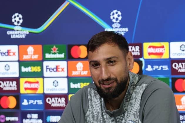 September 17, 2025, Manchester, Naples, England: Gianluigi Donnarumma of Manchester City speaks with media during a press conference, PK, Pressekonferenz ahead of the UEFA Champions League 2025 26 League Phase at Manchester City Football Academy on September 17, 2025 in Manchester, England Manchester England - ZUMAl131 20250917_zsp_l131_014 Copyright: xCiroxDexLucax