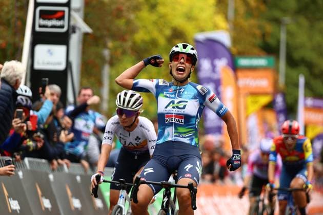 Belgian Shari Bossuyt celebrates as she crosses the finish line to win the one day cycling race Grand Prix de Wallonie 2025 (128,7km), in Namur, on Wednesday 17 September 2025. DAVIDxPINTENS  x134519492x