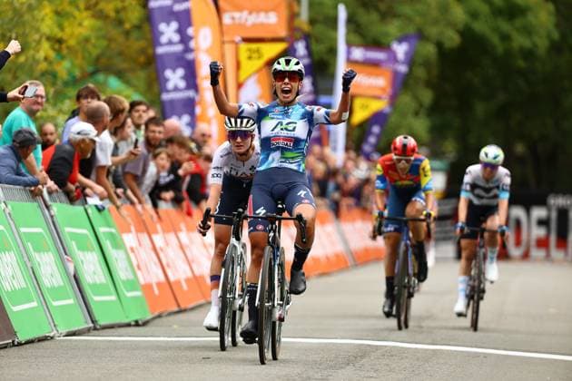 Belgian Shari Bossuyt celebrates as she crosses the finish line to win the one day cycling race Grand Prix de Wallonie 2025 (128,7km), in Namur, on Wednesday 17 September 2025. DAVIDxPINTENS  x134519587x