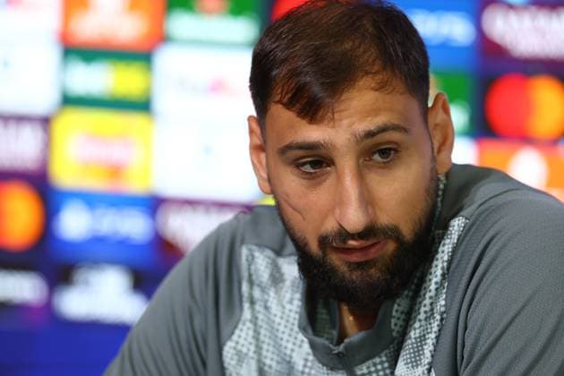 Manchester City Training Session And press conference, PK, Pressekonferenz - UEFA Champions League 2025 26 League Phase MD1 Gianluigi Donnarumma of Manchester City speaks with the media during a press conference ahead of the UEFA Champions League 2025 26 League Phase at Manchester City Football Academy in Manchester, England, on September 17, 2025. Manchester England  Copyright: xCiroxDexLucax originalFilename:deluca-gbrmanch250917_npfgQ.jpg