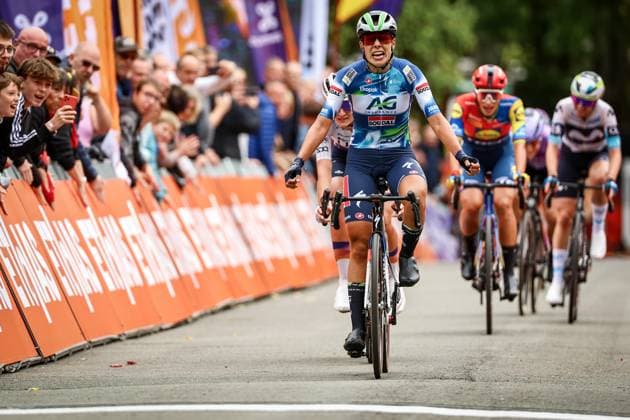 Belgian Shari Bossuyt celebrates as she crosses the finish line to win the one day cycling race Grand Prix de Wallonie 2025 (128,7km), in Namur, on Wednesday 17 September 2025. DAVIDxPINTENS  x134523095x