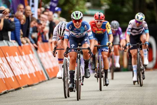 Belgian Shari Bossuyt celebrates as she crosses the finish line to win the one day cycling race Grand Prix de Wallonie 2025 (128,7km), in Namur, on Wednesday 17 September 2025. DAVIDxPINTENS  x134523098x