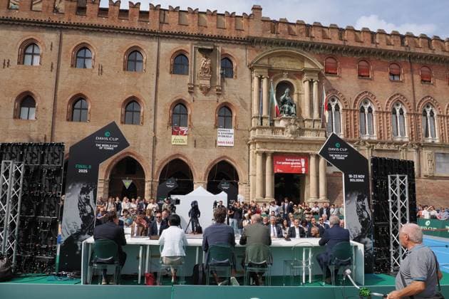 Bologna, Italia - Cronaca - 17 Settembre 2025 - sorteggio squadre per ottavi di finale coppa Davis in piazza Maggiore a Bologna - (Photo Michele Nucci LaPresse) News - Bologna, Italy - September 17, 2025 - Davis Cup Round of 16 draw in Piazza Maggiore, Bologna - (Photo Michele Nucci LaPresse)  Copyright: xMichelexNucci LaPressex