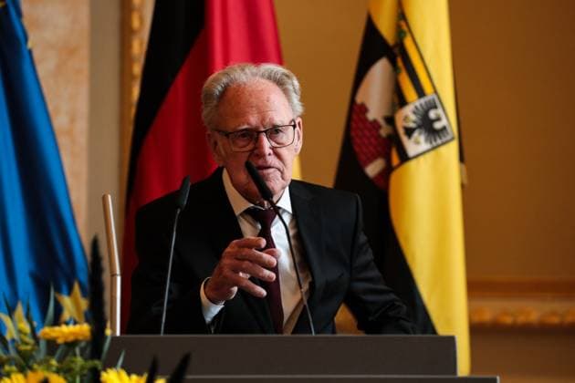 Gustav Adolf Täve Schur, the 94-year-old former cyclist, is honored for his services to sport, for his motivational commitment to promoting young talent and for his role model effect that continues to this day He won the International Peace Ride in 1955 and 1959 and the World Amateur Road Championship in 1958 and 1959, among others To this day, he is a persistent motivator for exercise, healthy eating and public spirit Minister President Dr. Reiner Haseloff CDU, Saxony-Anhalt presented the Order of Merit of the State of Saxony-Anhalt to one citizen and six citizens in the Magdeburg State Chancellery on Wednesday, 17 September 2025